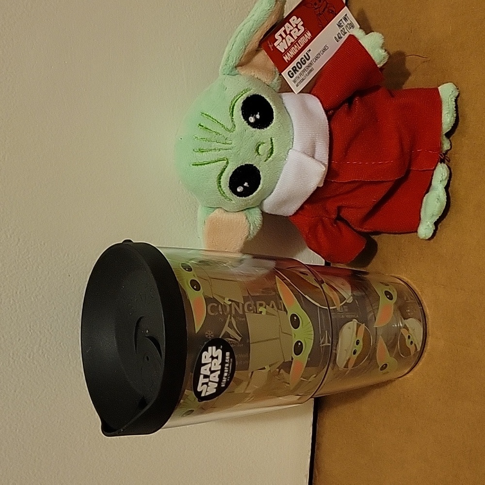 NWT: Bundle Tervis STAR WARS Mandalorian-Child 24 ounce Tumbler w/ Lid and GROGU